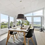 3 Bedroom Lovely In Feriehus