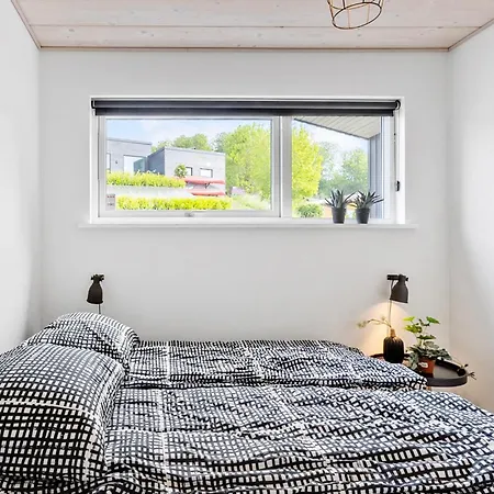 Feriehus 3 Bedroom Lovely In