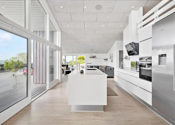 3 Bedroom Lovely In *