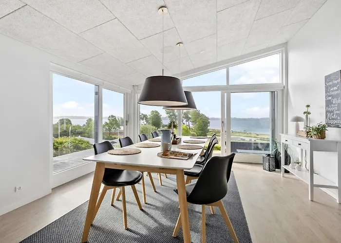 3 Bedroom Lovely In Ferienhaus