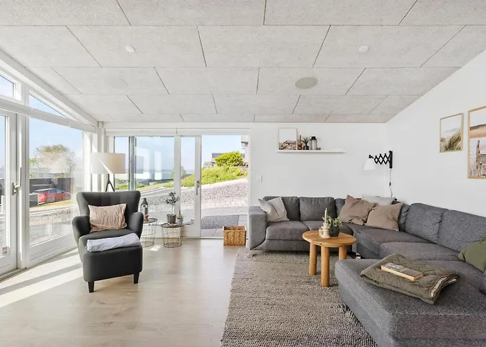 3 Bedroom Lovely In Ferienhaus